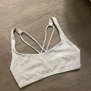 LULULEMON SPORTS BRA S WHITE W BLUE DETAIL